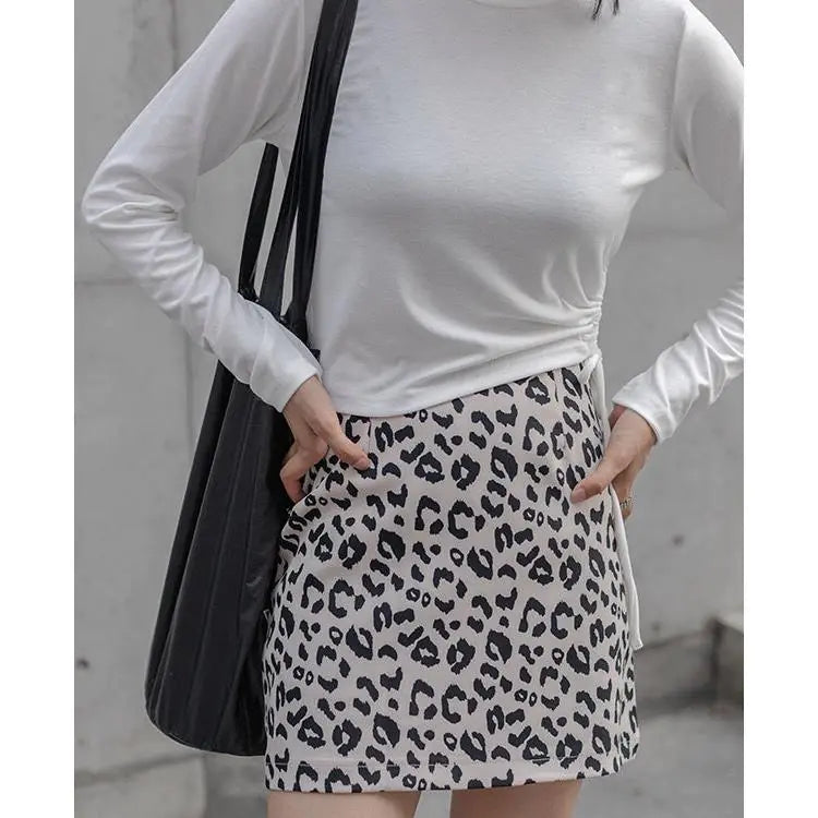 Women’s leopard print A-line mini skirt in brown – high-waisted design