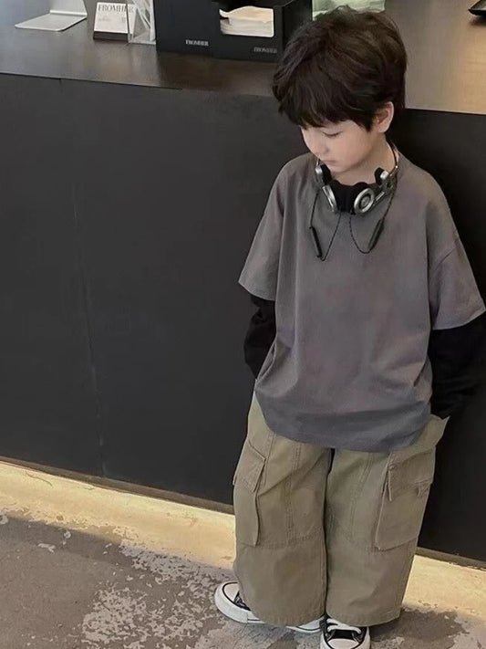 Two-piece boys’ long sleeve cotton T-shirts in grey or black