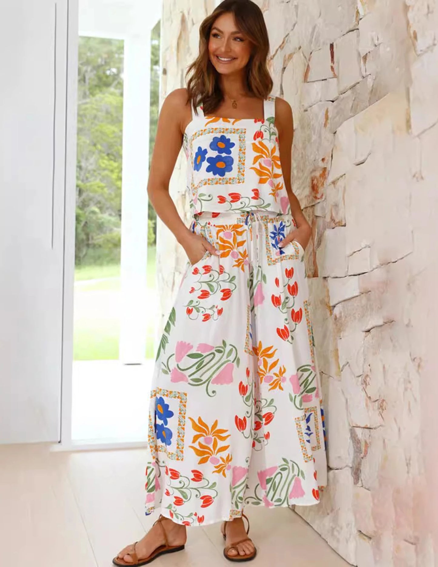 Boho floral summer 2-piece set with square neck top and wide leg pants in soft viscose