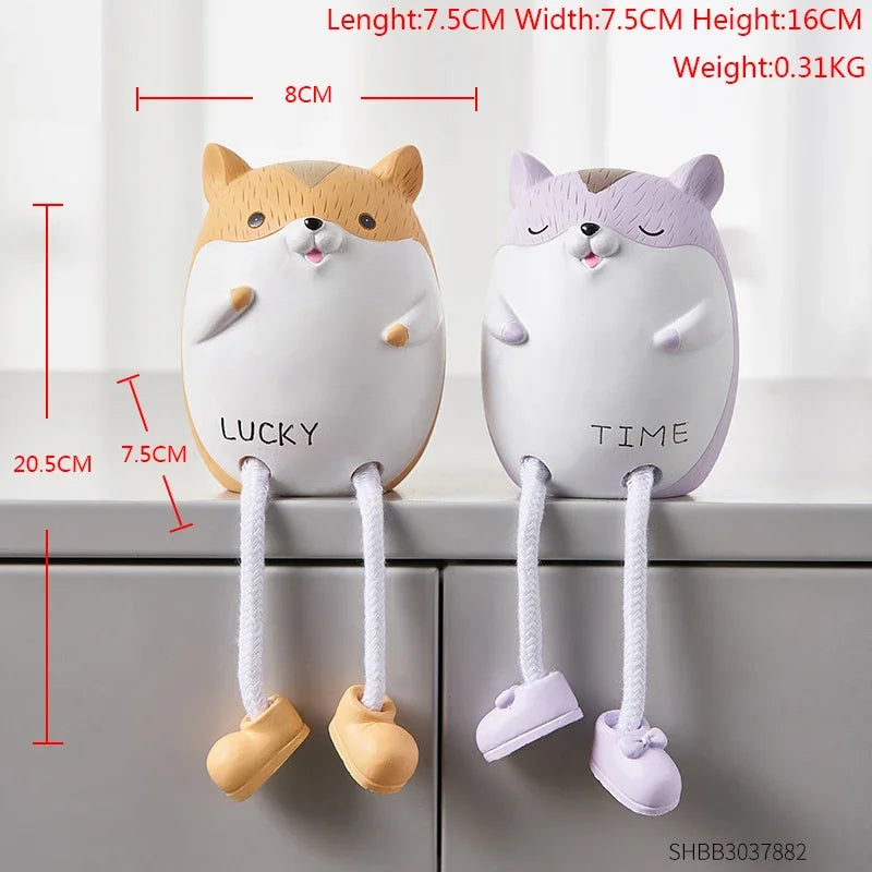 Two cartoon cat-shaped containers with measurements and text on a white background