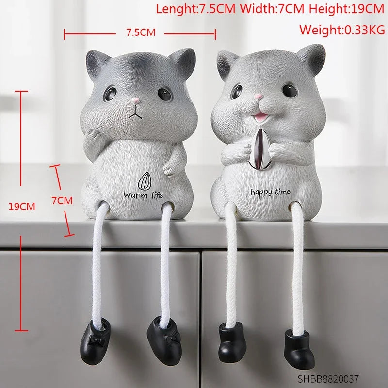 Two gray cat-shaped plush toys with measurements and text on a white background