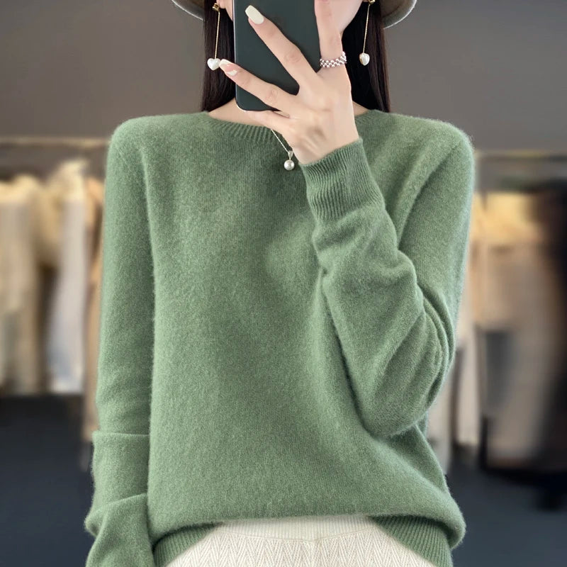 100% Merino Wool Women’s Sweater – Soft Cashmere-Feel O-Neck Pullover, Autumn/Winter Warm Knit Top (14 Colours)