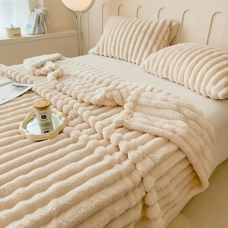 Luxurious Faux Rabbit Fur Throw Blanket – Ultra Soft, Warm & Cozy