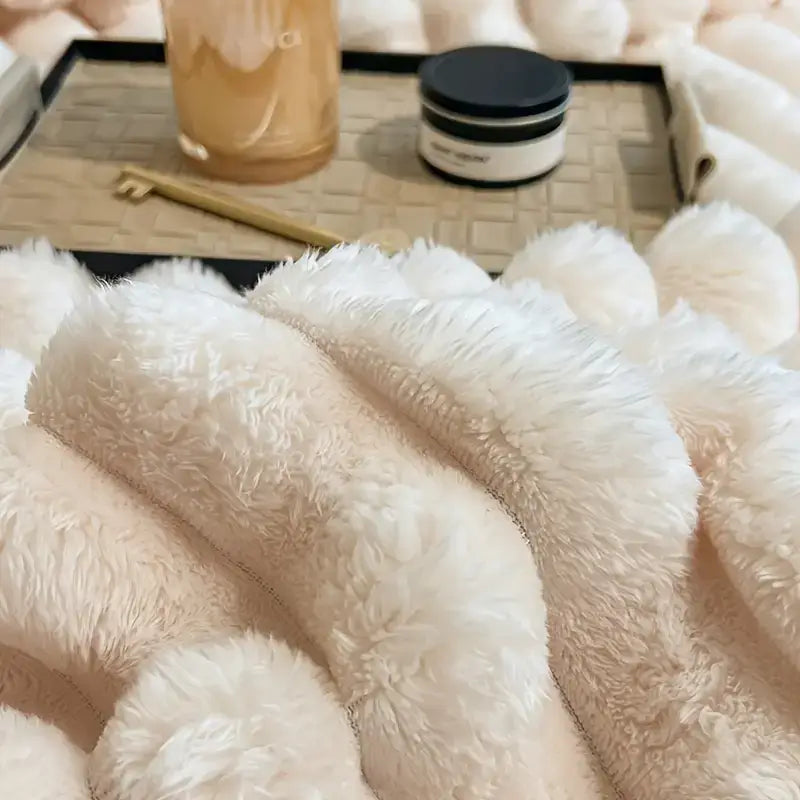Luxurious Faux Rabbit Fur Throw Blanket – Ultra Soft, Warm & Cozy