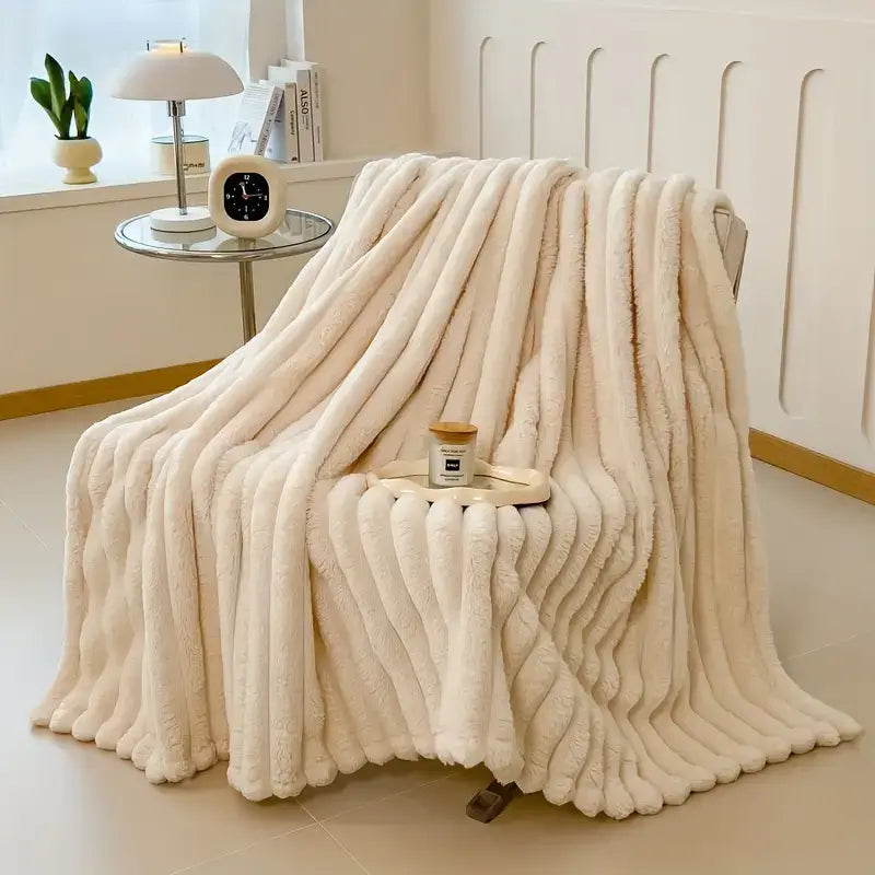 Luxurious Faux Rabbit Fur Throw Blanket – Ultra Soft, Warm & Cozy