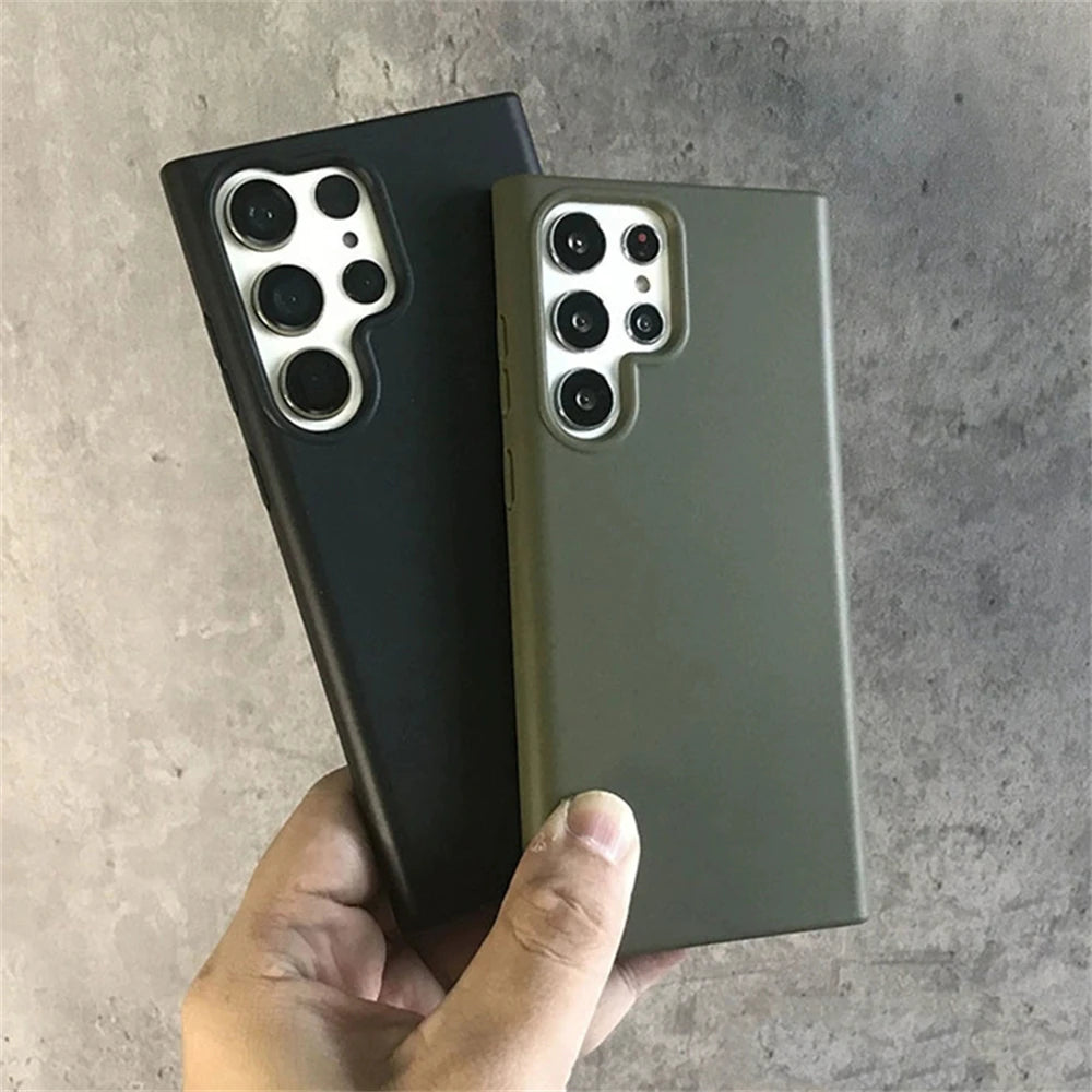 Eco-friendly degradable wheat straw Samsung phone case in multiple colours.  The phones Show are black and green